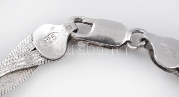 Ezüst(Ag) háromszálas fonott karkötő, jelzett, h: 19 cm, nettó: 8,8 g