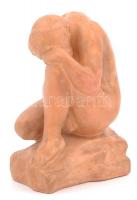 B. Benda jelzéssel: Térdelő akt. Kerámia. 20 cm