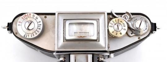 cca 1940 Ihagee Kine Exakta I. kisfilmes tükörreflex fényképezőgép, Pentacon 30mm f/3.5 objektívvel,...