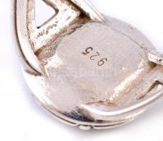 Ezüst(Ag) fekete és fehér strasszokkal díszített gyűrű, jelzett, méret: 57, bruttó: 5 g