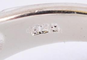 Ezüst(Ag) háromívű köves gyűrű, jelzett, méret: 54, bruttó: 6,4 g