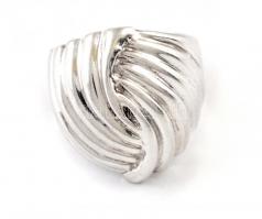 Ezüst(Ag) bordázott masszív gyűrű, jelzett, méret: 53, nettó: 10 g