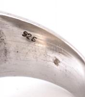 Ezüst(Ag) bordázott masszív gyűrű, jelzett, méret: 53, nettó: 10 g