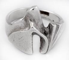Ezüst(Ag) divatos gyűrű, jelzett, méret: 52, nettó: 6,2 g