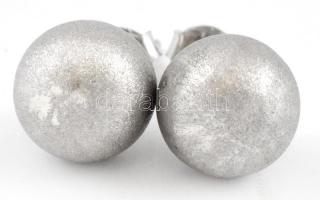 Ezüst(Ag) matt gömb alakú fülbevalópár, jelzett, d: 1 cm, nettó: 2,5 g