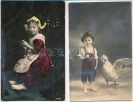 8 db RÉGI motívum képeslap: gyerek / 8 pre-1945 motive postcards: children
