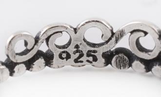 Ezüst(Ag) koronás gyűrű, jelzett, méret: 57, bruttó: 2,1 g