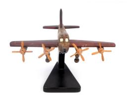 Kézzel faragott fa repülőgép, talapzaton, m: 10 cm h: 14 cm