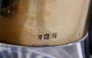 WMF váza pár. Ezüstözött alpakka, ólomkristály. Jelzett. Egyik váza karimáján kis horpadással /  WMF...