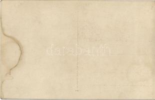 Osztrák-Magyar Haditengerészet vízi repülőgépe (hidroplán) és csatahajója a tengeren / K.u.K. Kriegs...