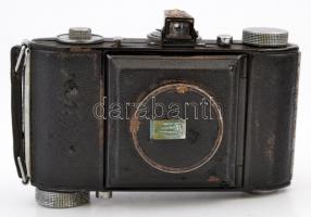 cca 1950 Belca Beltica fényképezőgép E. Ludwig Meritar 50mm f/2.9 objektívvel, kissé kopott, működők...