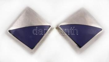 Ezüst(Ag) kék zománccal díszített fülbevalópár, jelzett, fém sróffal, 1,2×1,2 cm, bruttó: 2,4 g