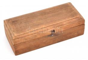 8 db-os súlykészlet, fa dobozban, 15×6,5×4 cm