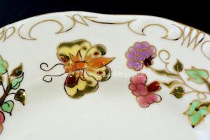 Zsolnay virág mintás süteményes tányérok 7 db Kézzel festett, jelzett, hibátlan. d: 19 cm
