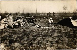 Lelőtt repülőgép roncsai / WWI Austro-Hungarian K.u.K. military, wreckage of a shot down aircraft. photo