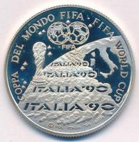 Olaszország 1990. "FIFA Labdarúgó Világbajnokság - Romulus és Remus" jelzett Ag emlékérem....
