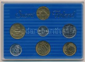 Finnország 1990. 5p-5M (6xklf) + Suomen Rahapaja zseton forgalmi sor eredeti műanyag tokban tanúsítvánnyal T:1  Finland 1990. 5 Pennia - 5 Markkaa (6xdiff) + Suomen Rahapaja jeton coin set in original plastic case with certification C:UNC