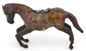 Bőr ló szobor, részletesen kidolgozott. Sérült füllel 40x23 cm