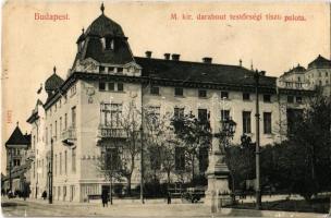 Budapest I. M. kir. darabont testőrségi tiszti palota. Taussig A. 10471. (felületi sérülés / surface damage)