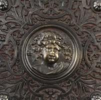 XIX. sz.: Öntöttvas kályhaajtók. 2db. Egyik florális, másik florális és puttó motívum díszítéssel. 1...