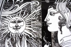 Hollóházi Szász Endre által tervezett fali tál, matricás, jelzett, hátoldalán OTP logóval, kopásnyom...