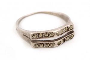 Ezüst(Ag) dupla soros gyűrű, markazittal, jelzett, méret: 58, bruttó: 2,4 g