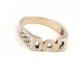 Ezüst(Ag) "DAD" gyűrű, jelzett, deformációval, méret: 57, nettó: 5 g