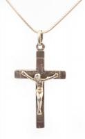 Ezüst(Ag) kígyó nyaklánc, korpuszos kereszt függővel, jelzett, h: 42 cm, 4,2×2,2 cm, nettó: 5,4 g