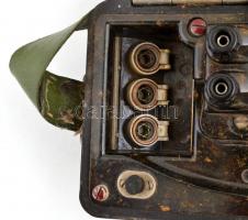cca 1960-80 Tábori telefon, német ny. felirattal, m: 12 cm, h: 24 cm Fedele oldalt kissé sérült