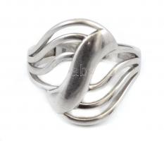 Ezüst(Ag) áttört hullámmintás gyűrű, jelzett, méret: 53, nettó: 2,8 g