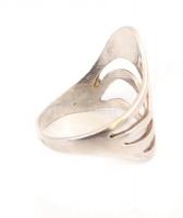 Ezüst(Ag) négyszálas áttört gyűrű, jelzett, méret: 58, nettó: 3,2 g