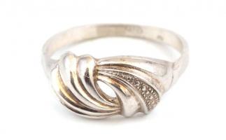 Ezüst(Ag) csavart gyűrű, jelzett, méret: 55, nettó: 1,6 g