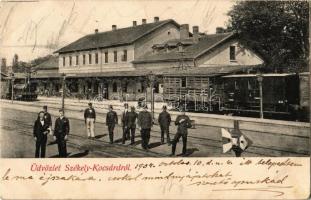 1904 Székelykocsárd, Kocsárd, Lunca Muresului; Vasútállomás, gőzmozdony, vonat, tehervagonok, vasutasok.  Adler fényirda kiadása / Bahnhof / railway station, train, locomotive, freight wagons, railwaymen + "BRASSÓ - BUDAPEST 16. SZ." vasúti mozgóposta bélyegző (kopott sarok / worn corner)