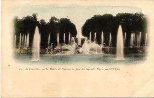Versailles, Parc. Le Bassin de Neptune le Jour des Grandes Eaux / basin, fountains