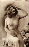 Gently erotic lady. F.A. Paris (non PC) (fl)