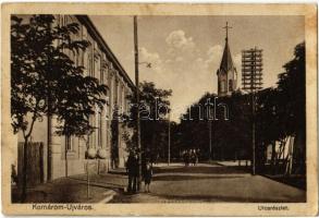 1941 Komárom, Komárno; Újváros, utca, templom. Hacker Dezső kiadása / street view, church (EK)