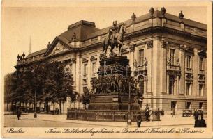 Berlin , Neues Bibliotheksgebaude u. Denkmal Friedricks d. Grossen / library, statue (EK)
