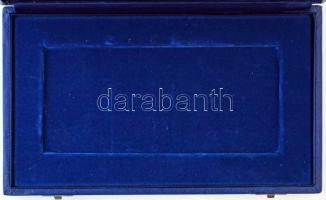 145db-os vegyes magyar és külföldi fémpénz gyűjtemény kapcsos albumba rendezve 4db ezüsttel, zsetono...