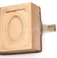 Régi csatos fotóalbum, keményhátú fotókhoz, kb. 9×6 cm-es fotókhoz, 12,5×15,5×5 cm