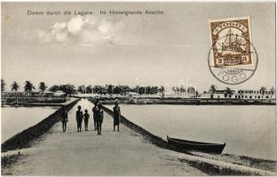 Aného, Damm durch die Lagune / Dam through the lagoon, children, boat, folklore from French West Africa