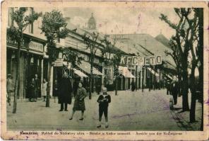 Komárom, Komárnó; Nádor utca, Hermann Endre üzlete, KFC (Komáromi Football Club) 5 ETO (Egyetértés Torna Osztály Futball Club Győr) focimeccs reklámszalagja / Nádorovy ulice / street, shops, football match's advertisement (EK)