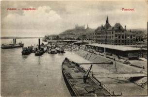 Pozsony, Pressburg, Bratislava; Dunasor, rakpart, hajók. Divald Károly 1040-1908. / Danube, quay, ships