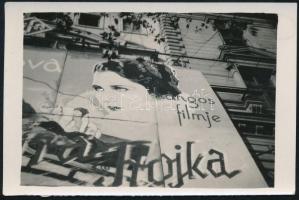 Hajrá Trojka - UFA Filmszínház reklámja Olga Csehova színésznő filmjéről, fotó, 6×9 cm