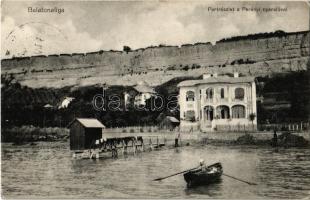 1913 Balatonaliga (Balatonvilágos), Part részlet a Perényi nyaralóval, villa, evezős csónak, száradó ruhák a stég korlátján