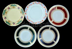 Süteményes tálak és teás csészék vegyesen, matricásak, jelzettek, kis kopásnyomokkal