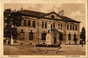1930 Salgótarján, M. kir. posta és távirda hivatal, Hősök szobra, emlékmű