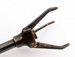 Ezüstözött fém cukorcsipesz, jelzett, h: 10,5 cm