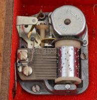 Berakásos fa zenélő dobozka, hiányos berakással, 18×12×5,5 cm