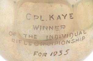 1935 Old Sheffield jelzett alpakka kupa, gravírozott felirattal, bakelit talpon, jelzett, m: 18 cm