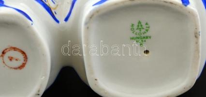 Hollóházi népviseletbe öltözött pár, férfialak vállán puskával kézzel festett, jelzett, hibátlan, m:...